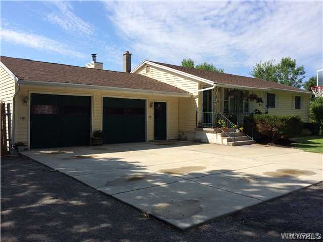 3982 Lockport Road Wheatfield, NY 14132 - Photo 1 of 1 Exterior Front Plenty of parking for family & gues