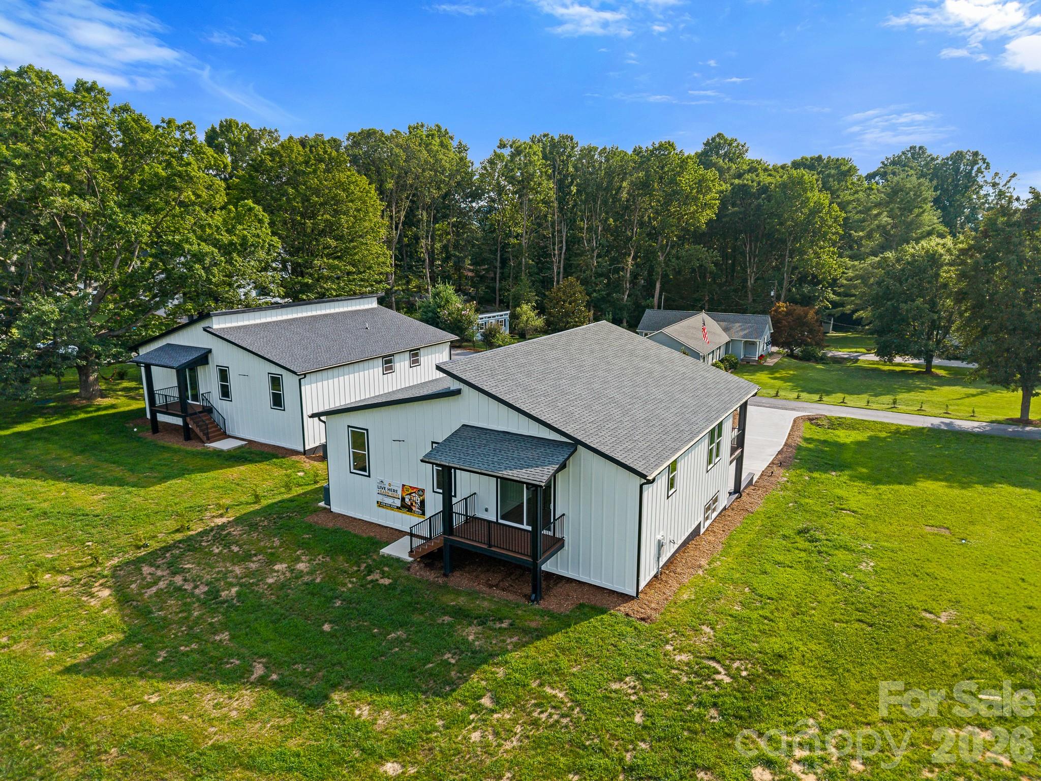 27 Klimovych Road Hendersonville, NC 28792 - Photo 4 of 38