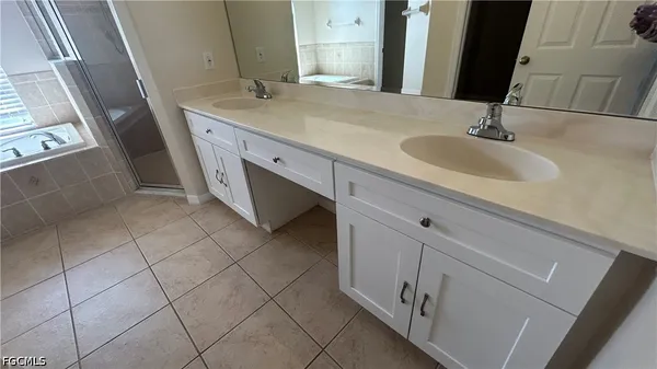 $2,200 | 2117 Northwest 14th Terrace, Cape Coral, FL 33993