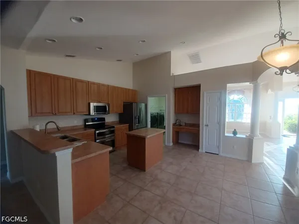 $2,200 | 2117 Northwest 14th Terrace, Cape Coral, FL 33993