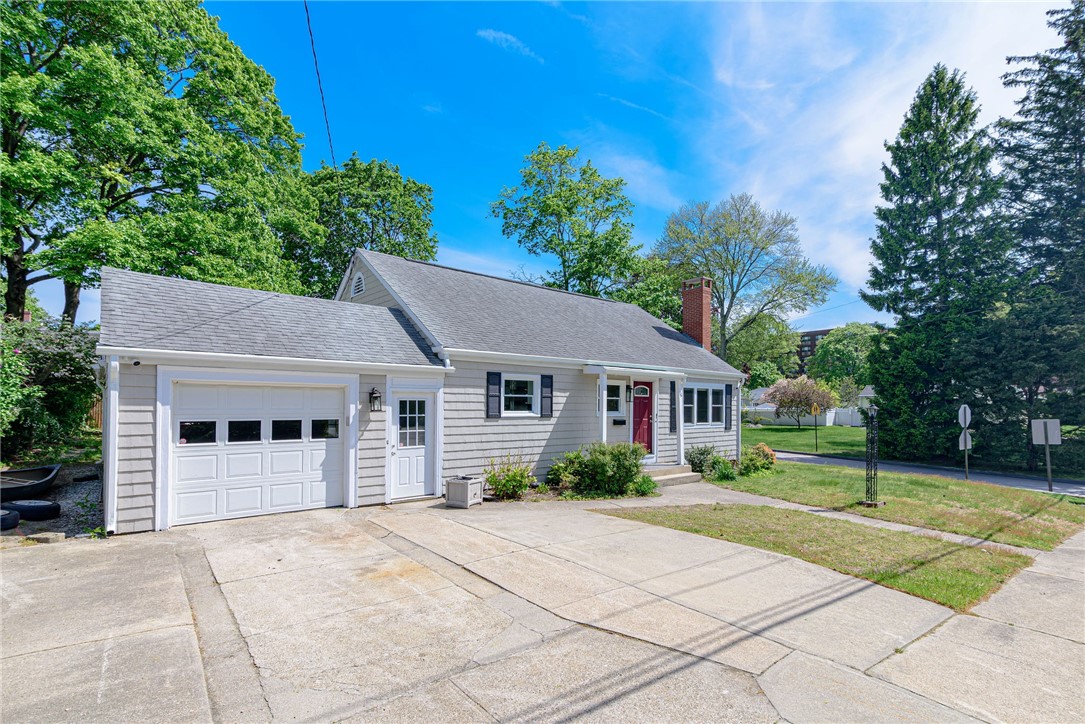 76 Crossland Road West Warwick, RI 02893 - Photo 2 of 29