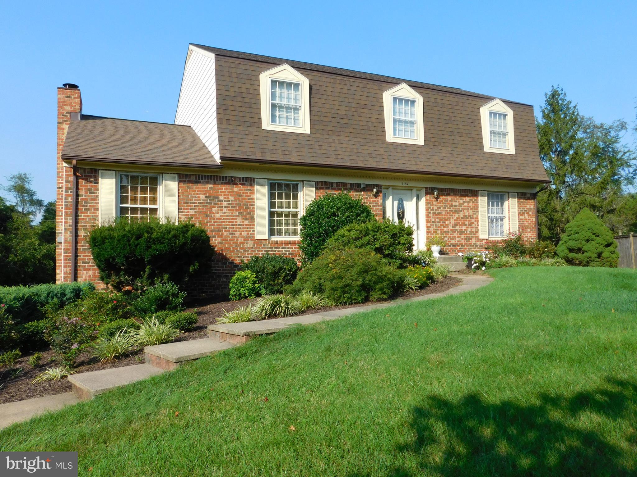 1137 Bandy Run Road Herndon, VA 20170 - Photo 2 of 42 Front of home - view #2