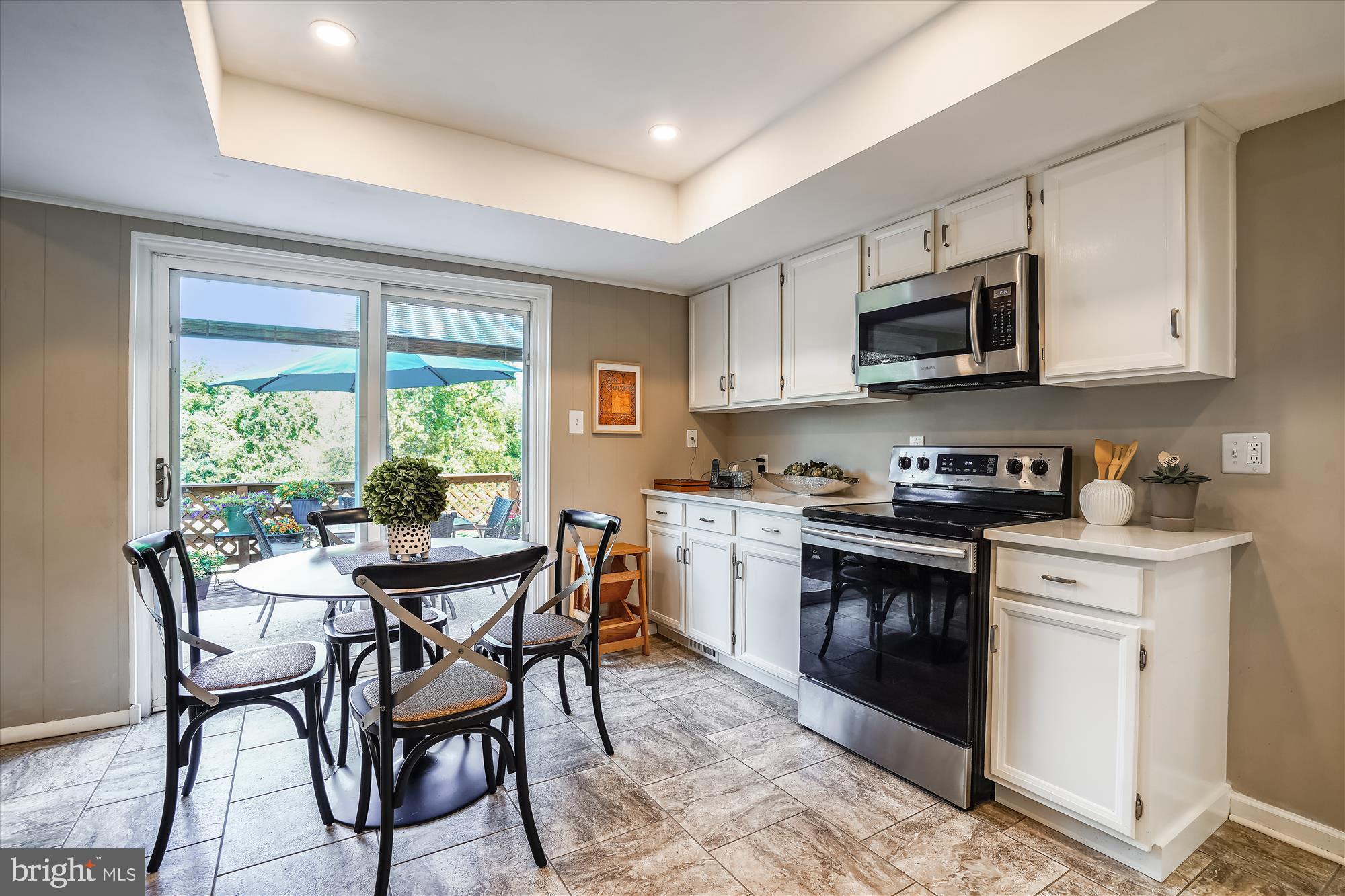 1137 Bandy Run Road Herndon, VA 20170 - Photo 11 of 42 Kitchen - view #3