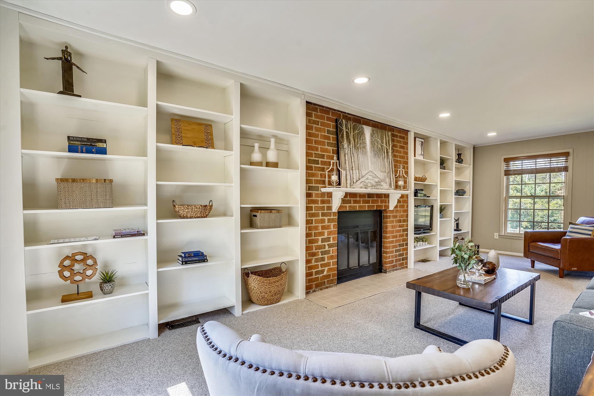 1137 Bandy Run Road Herndon, VA 20170 - Photo 13 of 42 Family Room - view #2