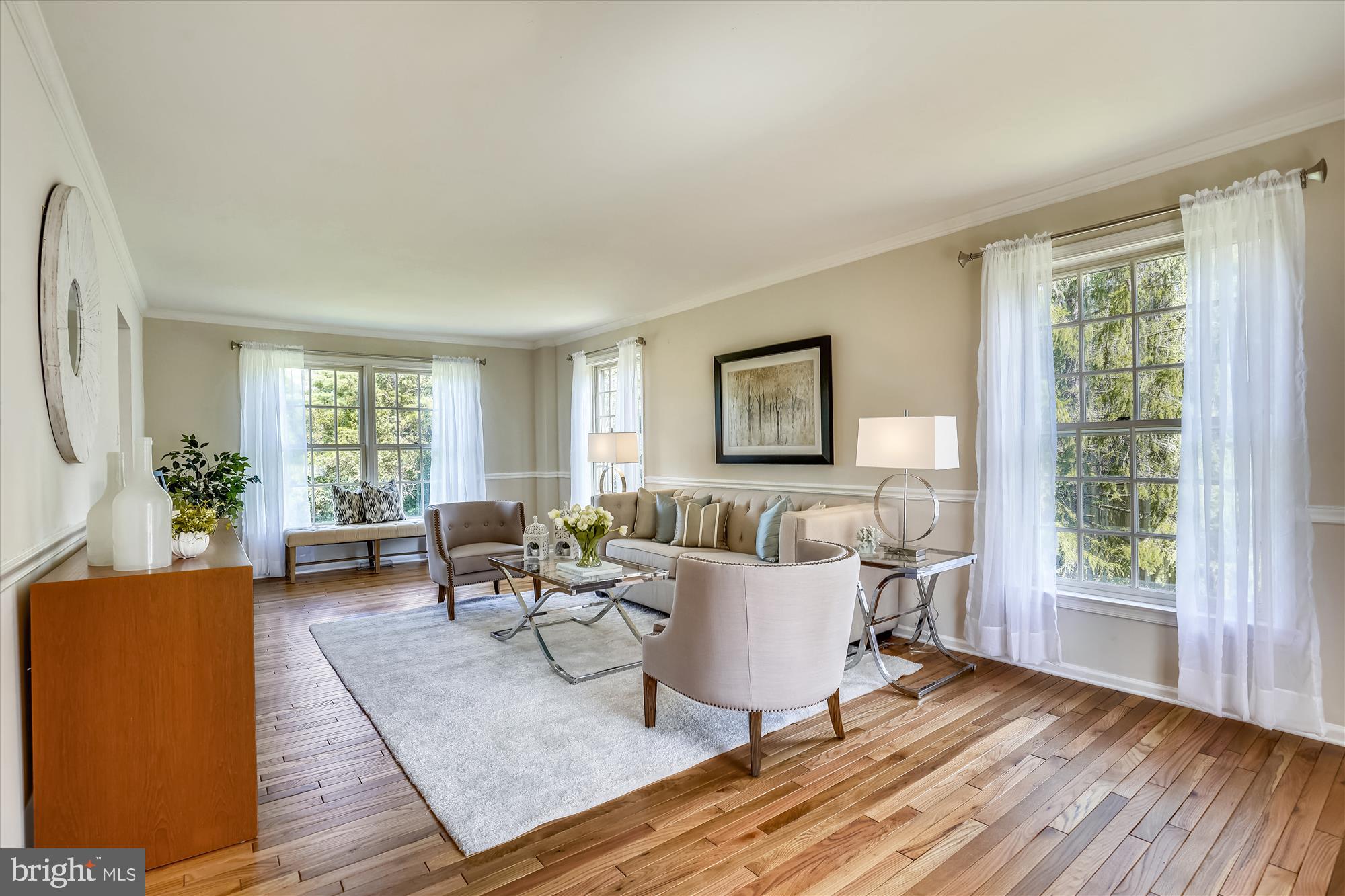 1137 Bandy Run Road Herndon, VA 20170 - Photo 4 of 42 Living Room