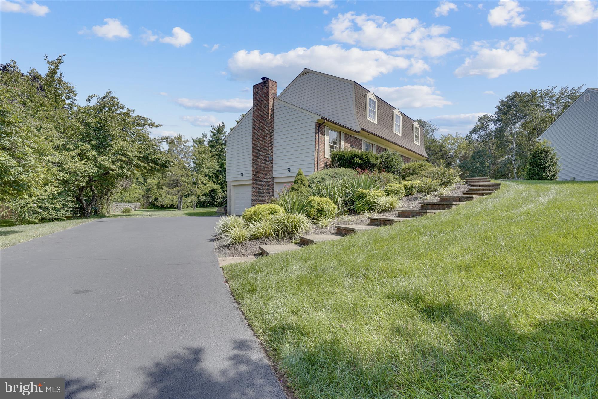 1137 Bandy Run Road Herndon, VA 20170 - Photo 34 of 42 Oversized 2-car side load garage
