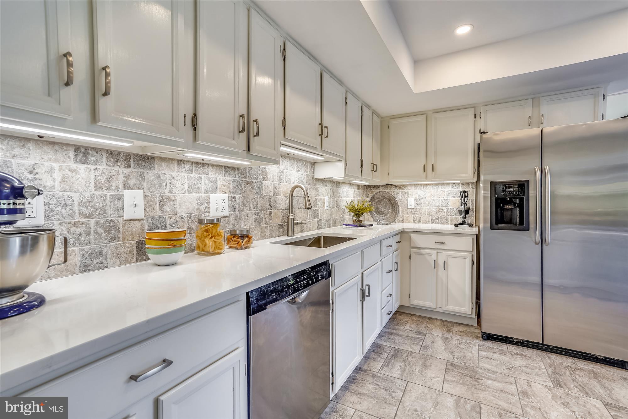 1137 Bandy Run Road Herndon, VA 20170 - Photo 9 of 42 Kitchen