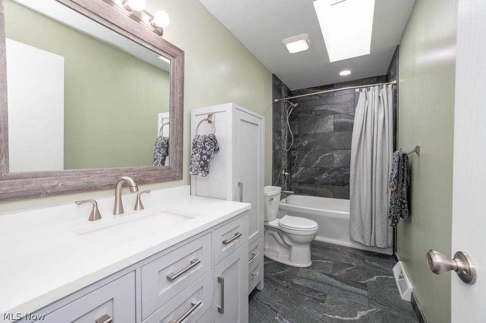 7614 Struthers Road Youngstown, OH 44514 - Photo 25 of 31 secondary upstairs Bath remodeled