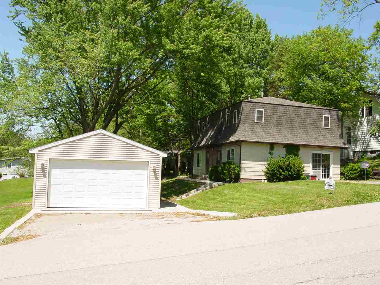 151 1/2 West 3rd Street Riverside, IA 52327 - Photo 3 of 22 Gallery Image 3