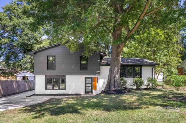 $514,000 | 3801 Woodleaf Road, Charlotte, NC 28205