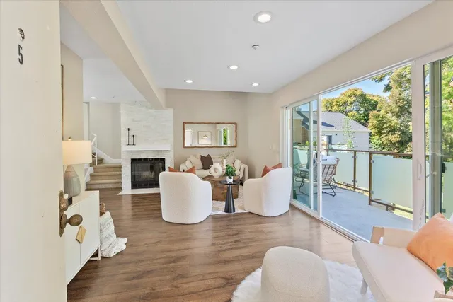 $1,498,000 | 363 North Rengstorff Avenue, Unit 5, Mountain View, CA 94043