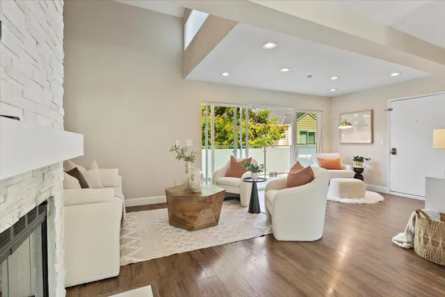 $1,498,000 | 363 North Rengstorff Avenue, Unit 5, Mountain View, CA 94043
