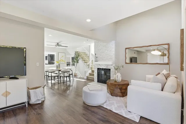 $1,498,000 | 363 North Rengstorff Avenue, Unit 5, Mountain View, CA 94043