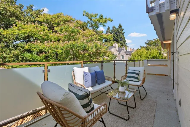 $1,498,000 | 363 North Rengstorff Avenue, Unit 5, Mountain View, CA 94043