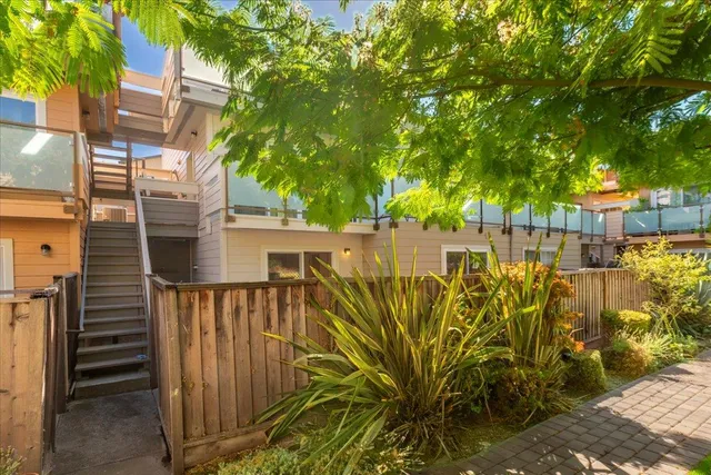 $1,498,000 | 363 North Rengstorff Avenue, Unit 5, Mountain View, CA 94043