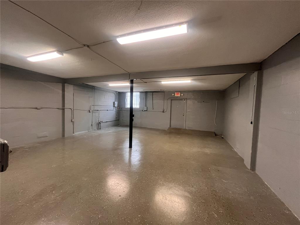 324 4th Street Northwest Winter Haven, FL 33881 - Photo 15 of 18 a view of empty room