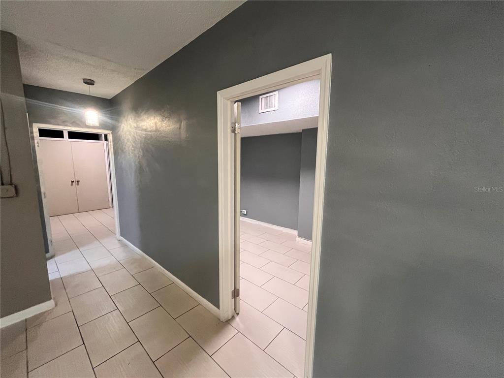 324 4th Street Northwest Winter Haven, FL 33881 - Photo 8 of 18 a view of a hallway