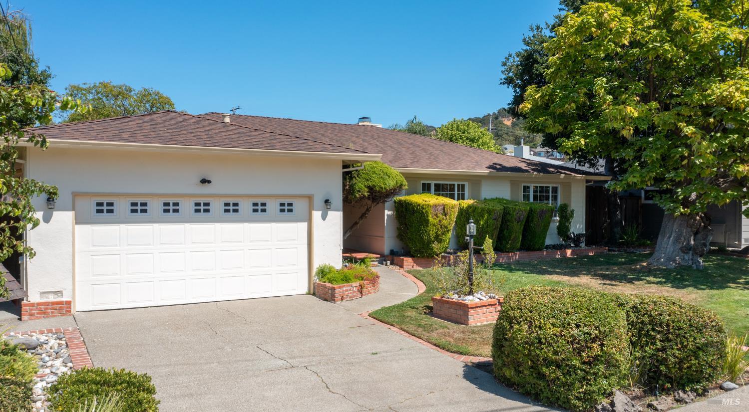a view of a house with outdoor space