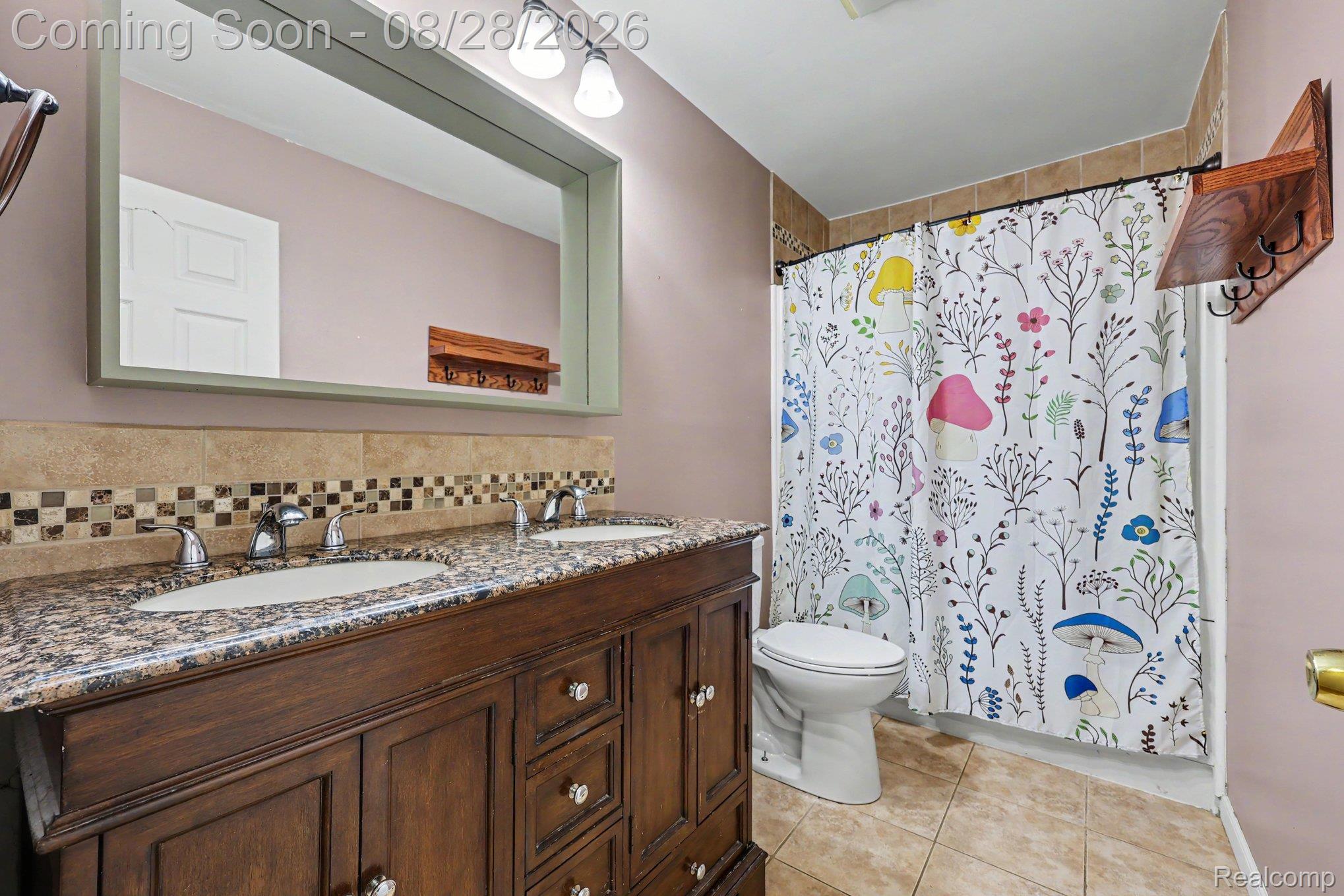 3376 Chalice Road Lake Orion, MI 48359 - Photo 14 of 31 018_file_6656.jpg