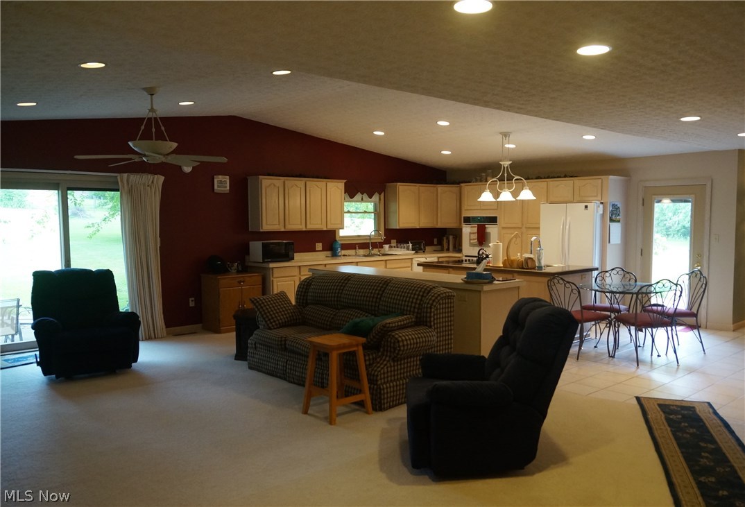 6089 Beach Road Wadsworth, OH 44281 - Photo 3 of 33 Gallery Image 3