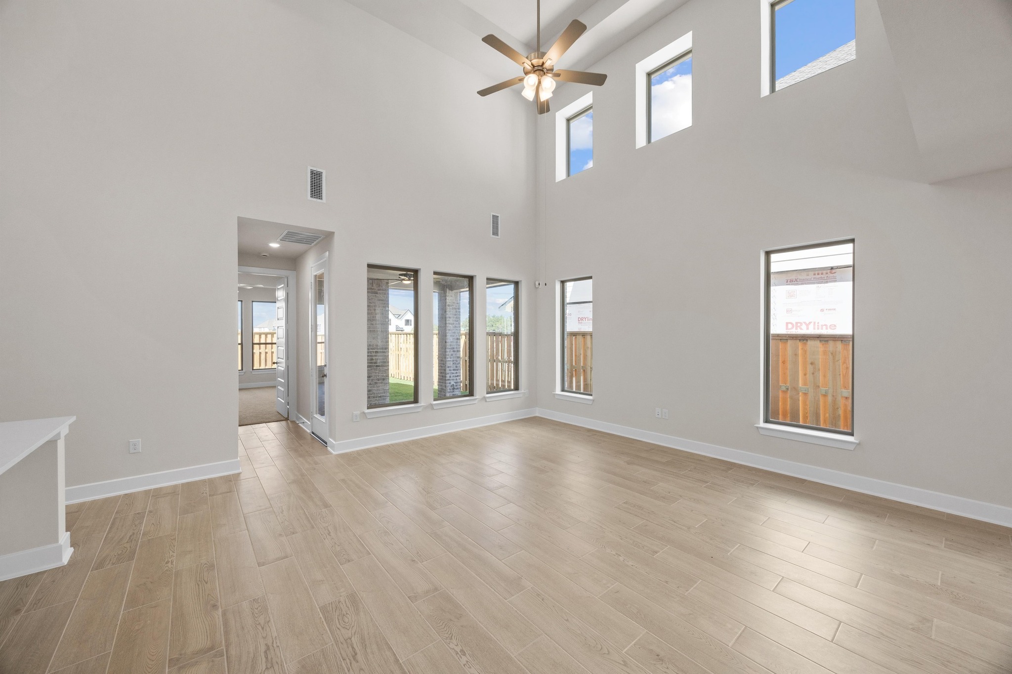 129 Emerald Grv Drive Georgetown, TX 78633 - Photo 4 of 34
