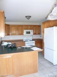 25 Dockham Road Columbiaville, MI 48421 - Photo 11 of 14 Kitchen2.jpg