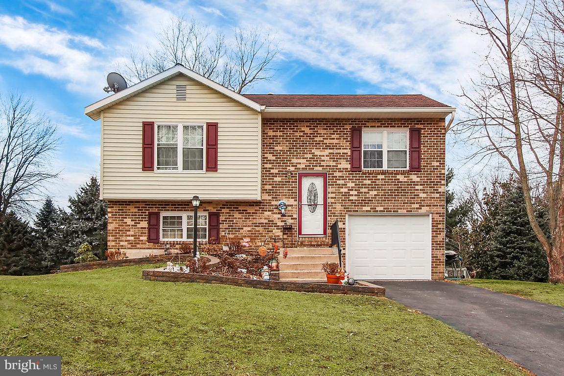 3613 Harrowgate Road York, PA 17402 - Photo 1 of 24 Lovely Raised Ranch in Penn Oaks