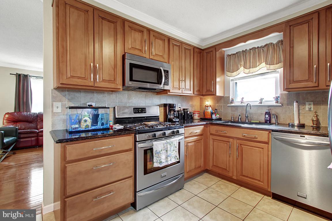 3613 Harrowgate Road York, PA 17402 - Photo 7 of 24 Gallery Image 7
