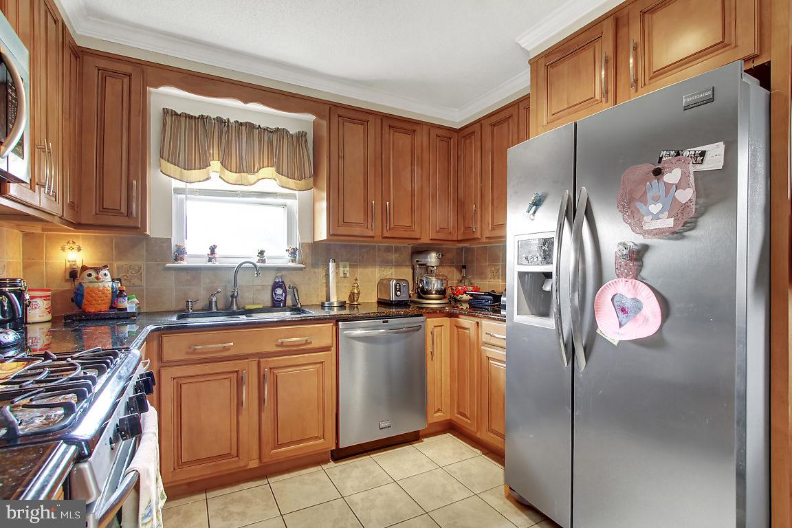 3613 Harrowgate Road York, PA 17402 - Photo 8 of 24 Eat In Kitchen