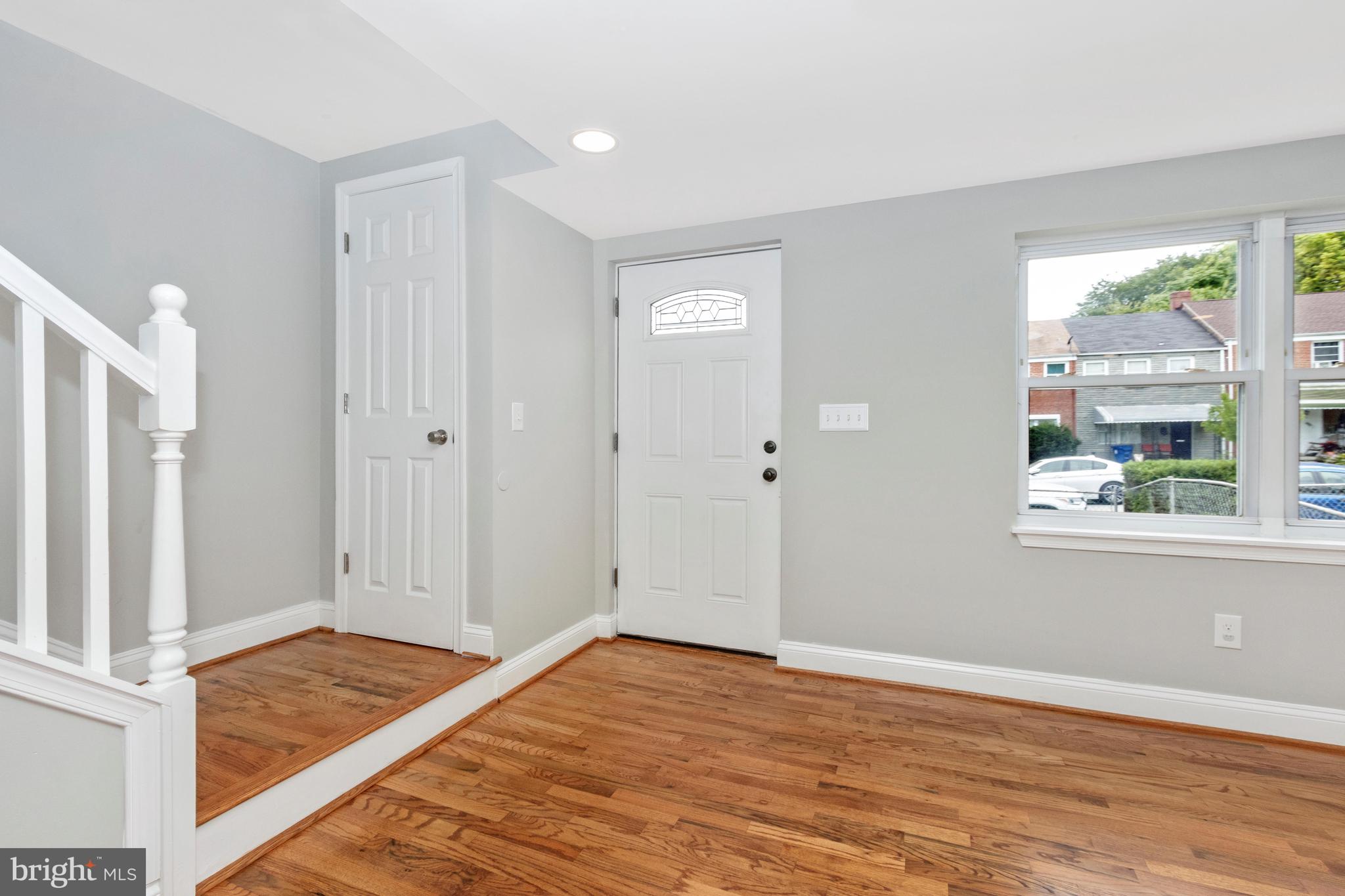 5619 Clearspring Road Baltimore, MD 21212 - Photo 3 of 56 Entryway