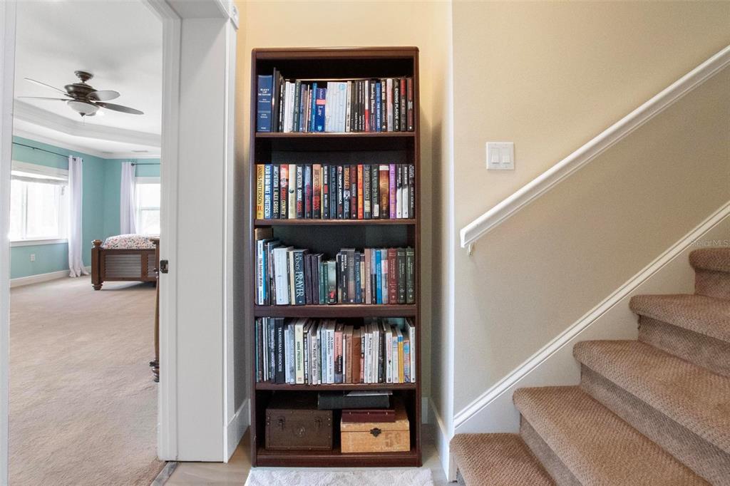 250 Brigham Road Northwest Winter Haven, FL 33881 - Photo 23 of 65 a view of an entryway with workspace