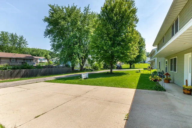 $329,000 | 1390 21st Street, Hazel Green, WI 53811