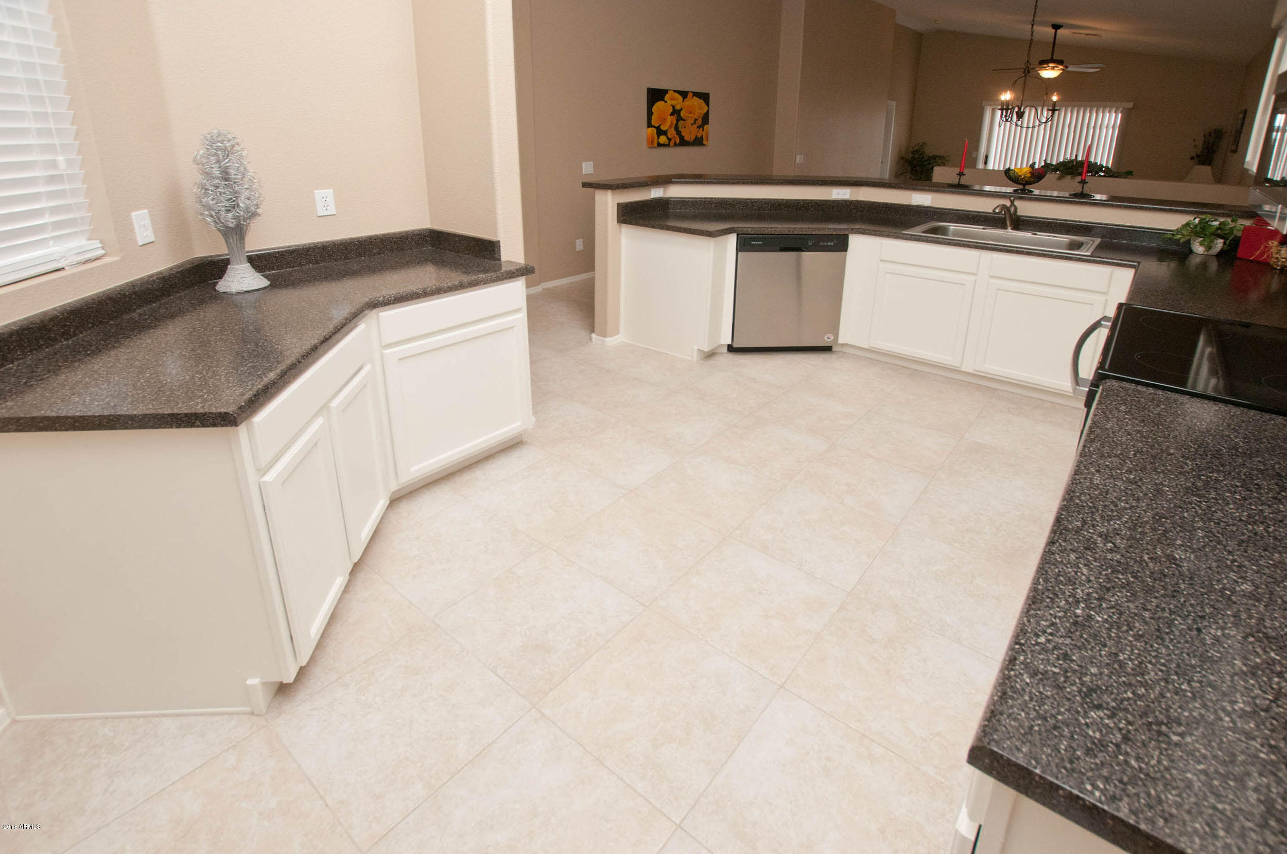 03 Kitchen 1