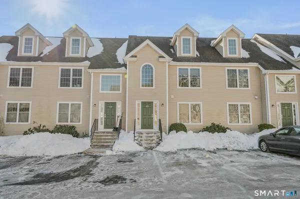 $423,000 | 15 Freedom Way, Unit 105, East Lyme, CT 06357