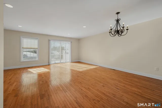 $415,000 | 15 Freedom Way, Unit 105, Niantic, CT 06357