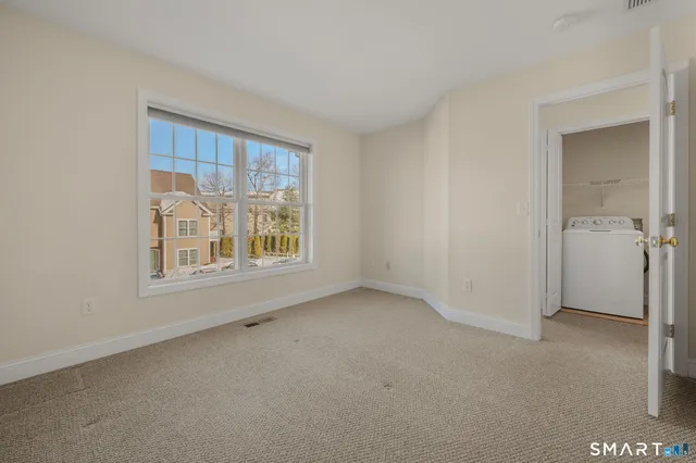 $415,000 | 15 Freedom Way, Unit 105, Niantic, CT 06357