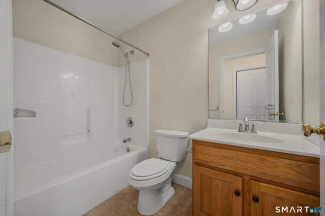 $415,000 | 15 Freedom Way, Unit 105, Niantic, CT 06357