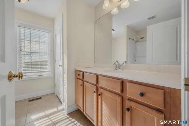 $415,000 | 15 Freedom Way, Unit 105, Niantic, CT 06357