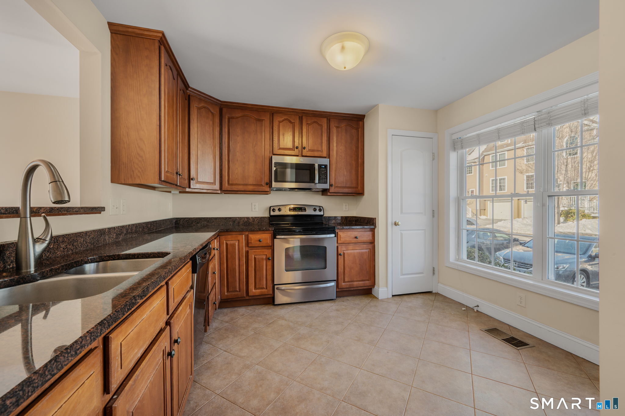 15 Freedom Way, Unit 105 Niantic, CT 06357 - Photo 6 of 39