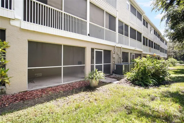 $2,950 | 16 Seagrape Circle, Clearwater, FL 33759