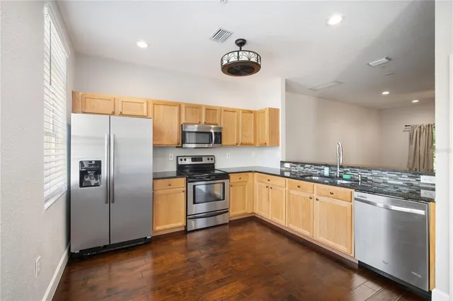 $2,950 | 16 Seagrape Circle, Clearwater, FL 33759