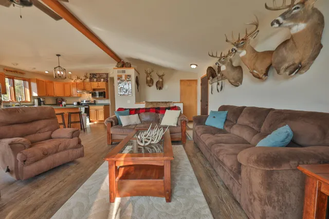 $1,324,900 | 20695 English Hollow Road, Blanchardville, WI 53516