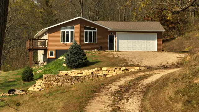 $1,324,900 | 20695 English Hollow Road, Blanchardville, WI 53516