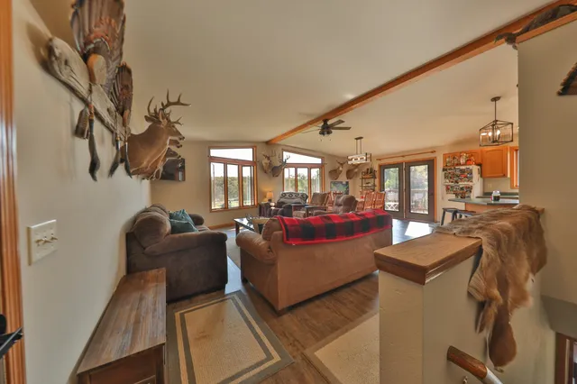 $1,324,900 | 20695 English Hollow Road, Blanchardville, WI 53516