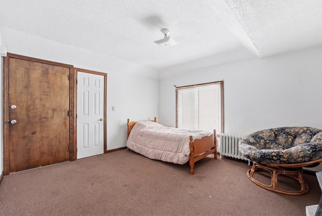 42 Berkshire Street Springfield, MA 01151 - Photo 30 of 36