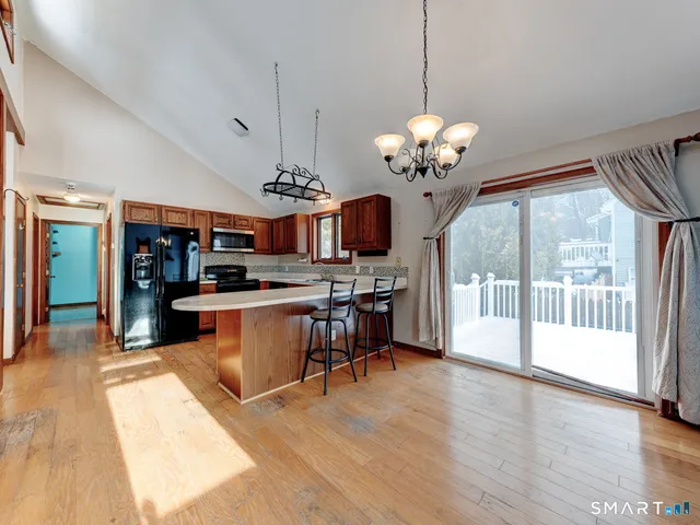 $275,000 | 5 Kathleen Drive, Willimantic, CT 06226