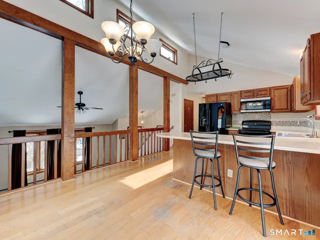 $275,000 | 5 Kathleen Drive, Willimantic, CT 06226