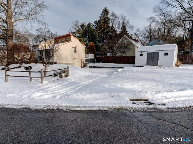 $275,000 | 5 Kathleen Drive, Willimantic, CT 06226