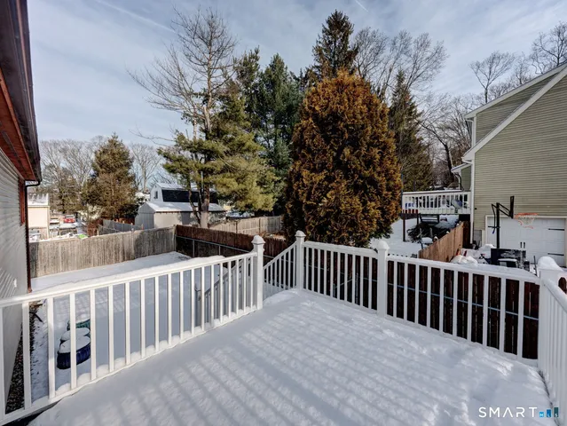 $275,000 | 5 Kathleen Drive, Willimantic, CT 06226