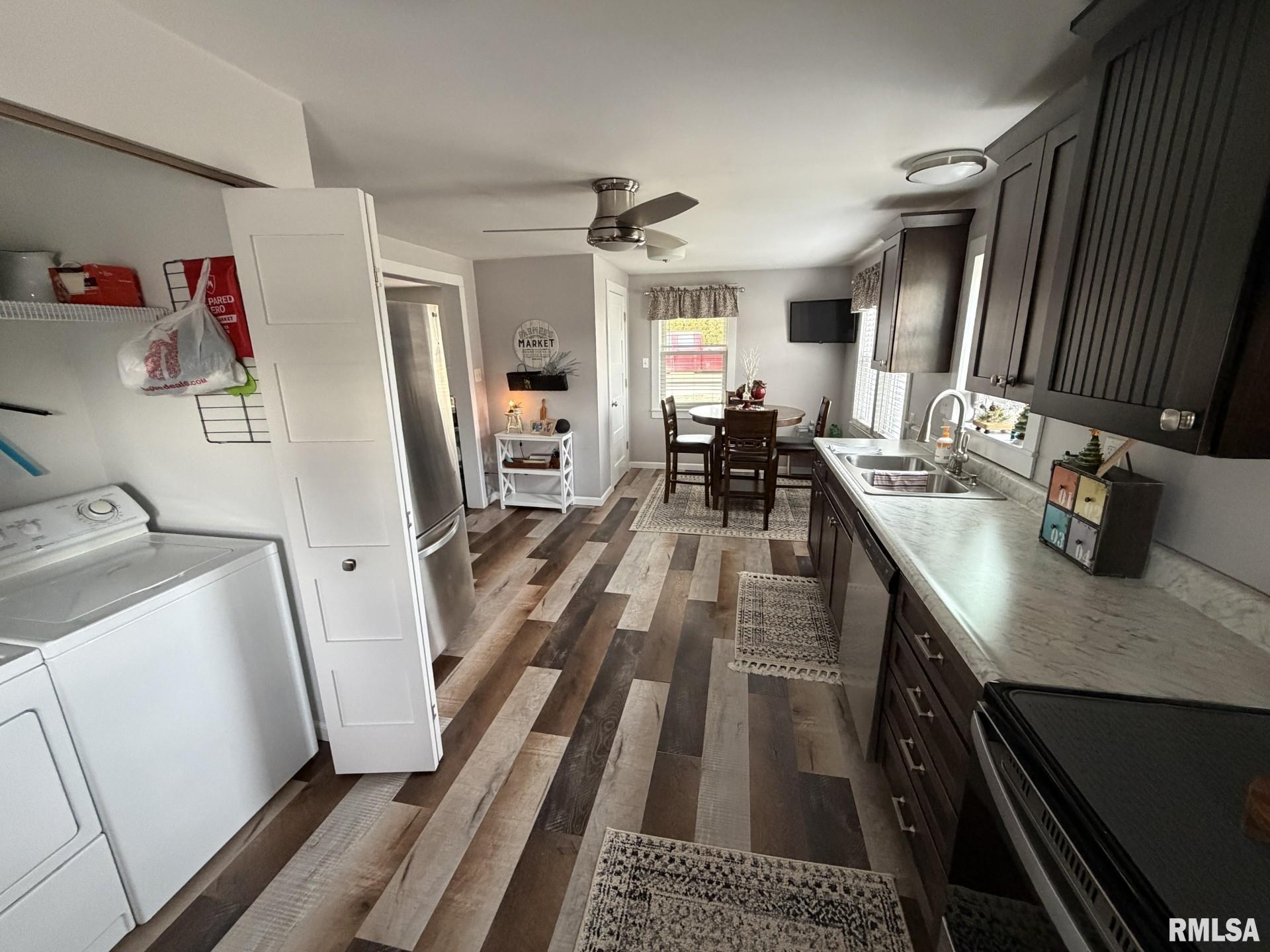 1160 Lawrence Drive Canton, IL 61520 - Photo 7 of 12